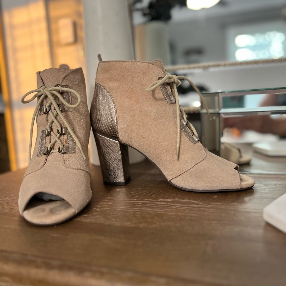 Seychelles Cordillera Embossed Booties NUDE 8.5